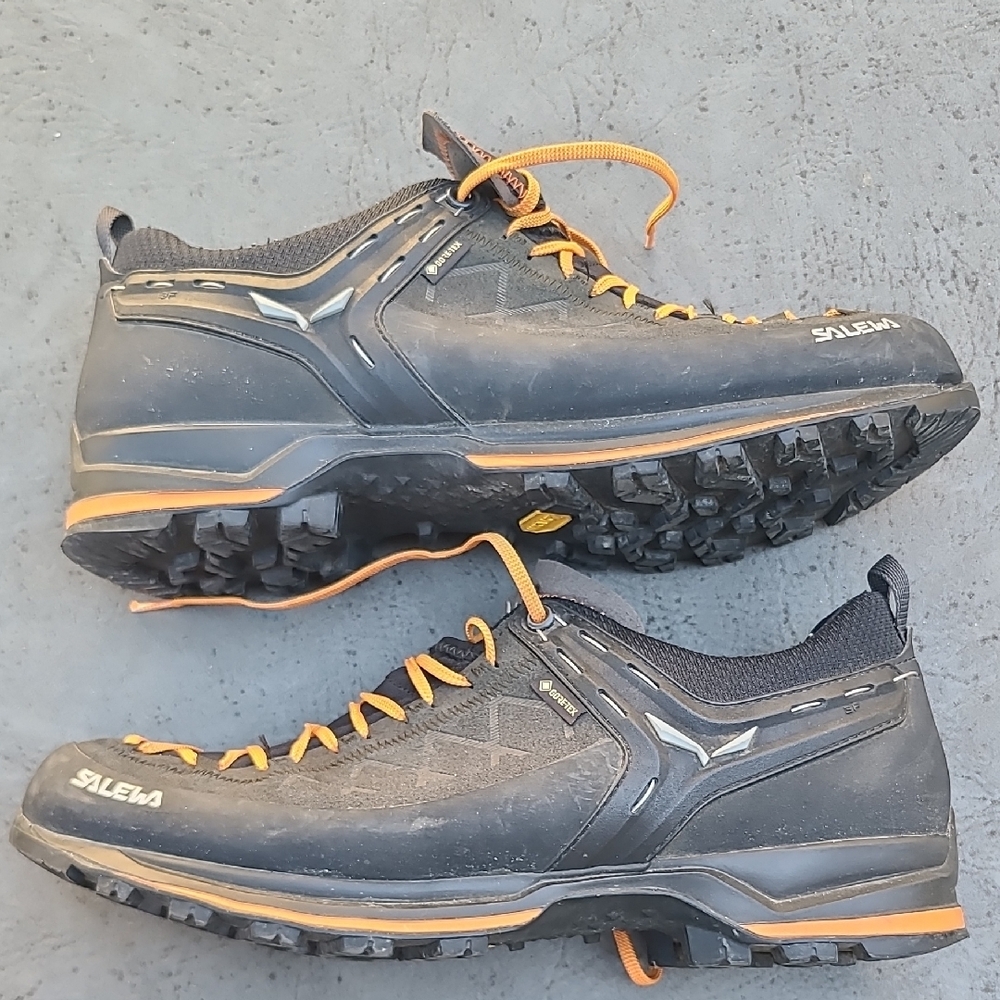Men's Outdoor Shoes - Black and Orange - Picture 2 of 6